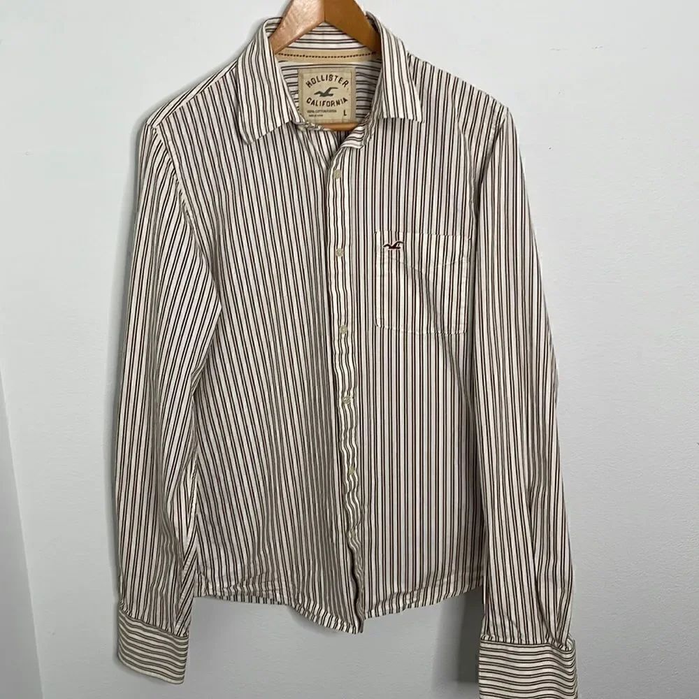 Hollister cotton long sleeve button up casual shirt.  Size Large.